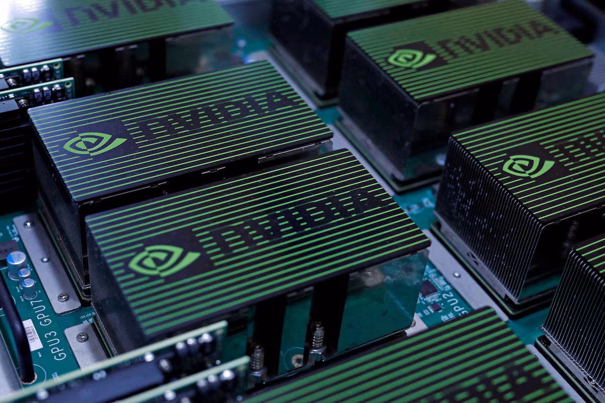 الزام انویدیا و AMD به پرداخت ۱۵٪ فروش تراشههای یشرفته به چین